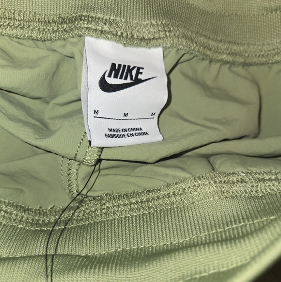 SOLD‼️NWT Nike Sherpa Lined Joggers - Picture 9 of 10